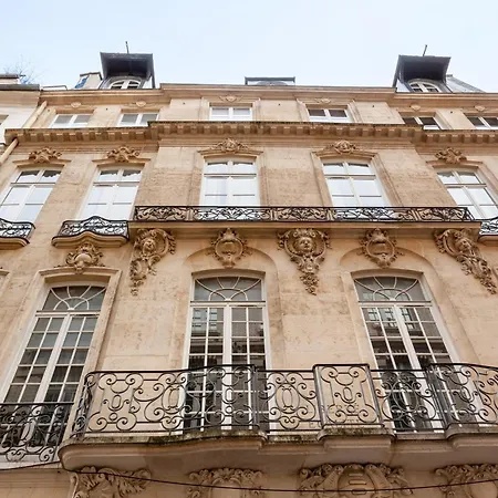Au Coeur De - Historique De Madame Du Barry Apartment *