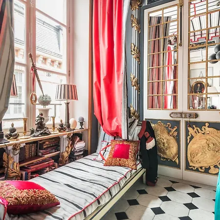 Au Coeur De - Historique De Madame Du Barry Apartment Paris